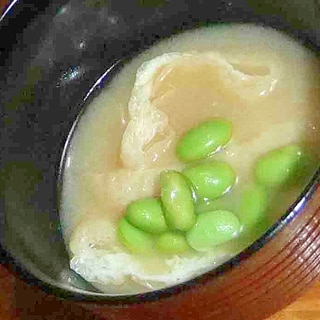 油揚げと枝豆のお味噌汁